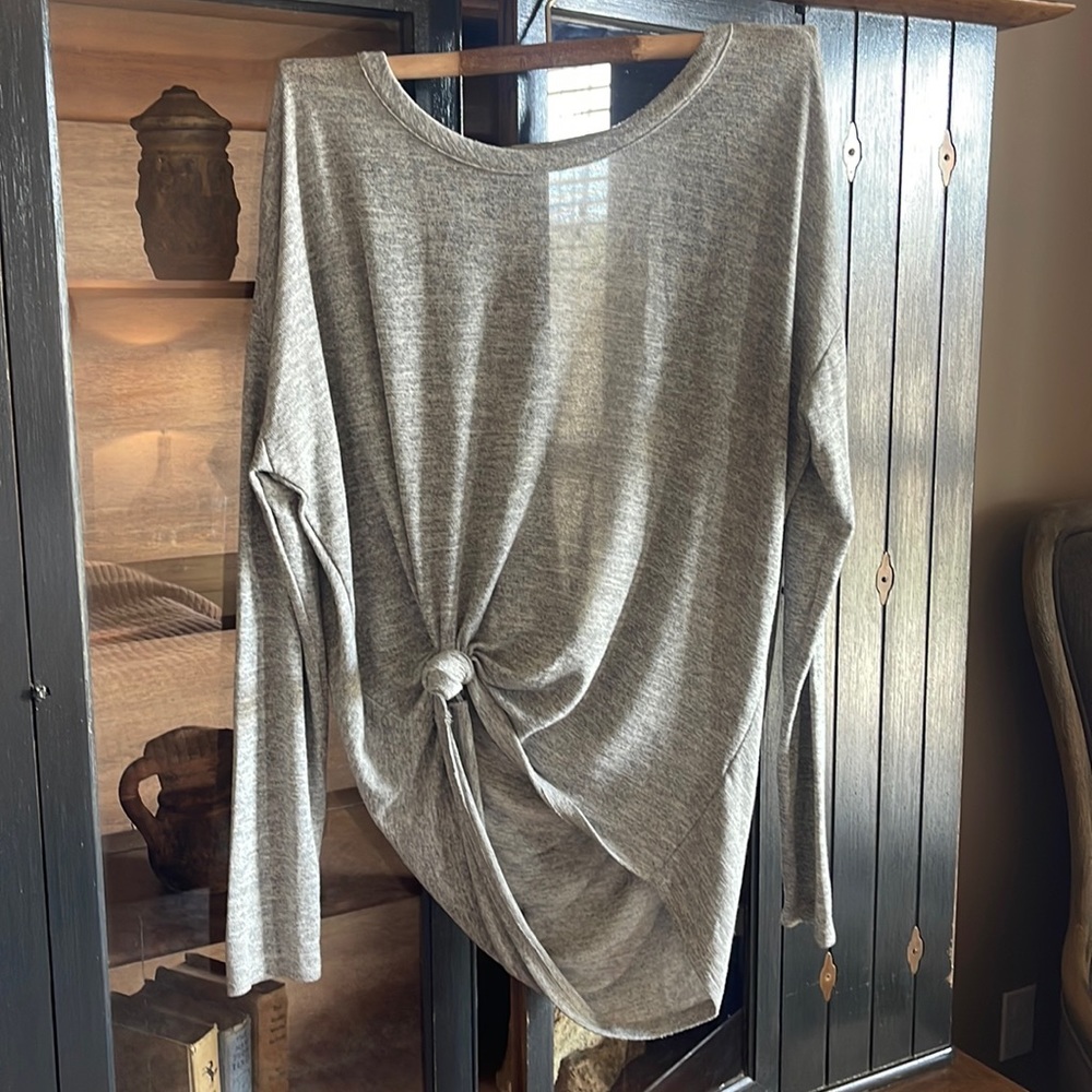 Bobi backless flattering shirt